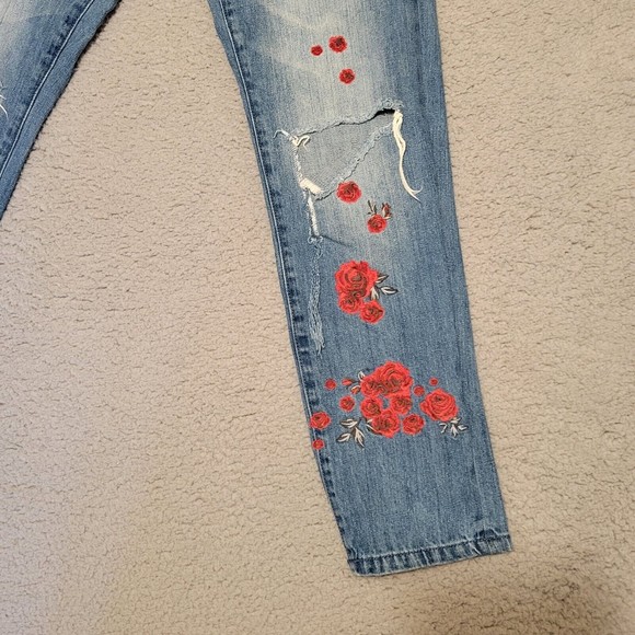 Womens Refuge Blue Pants Rose Embroidered Straight Leg Size 0 Measures 23x28 - Picture 3 of 16